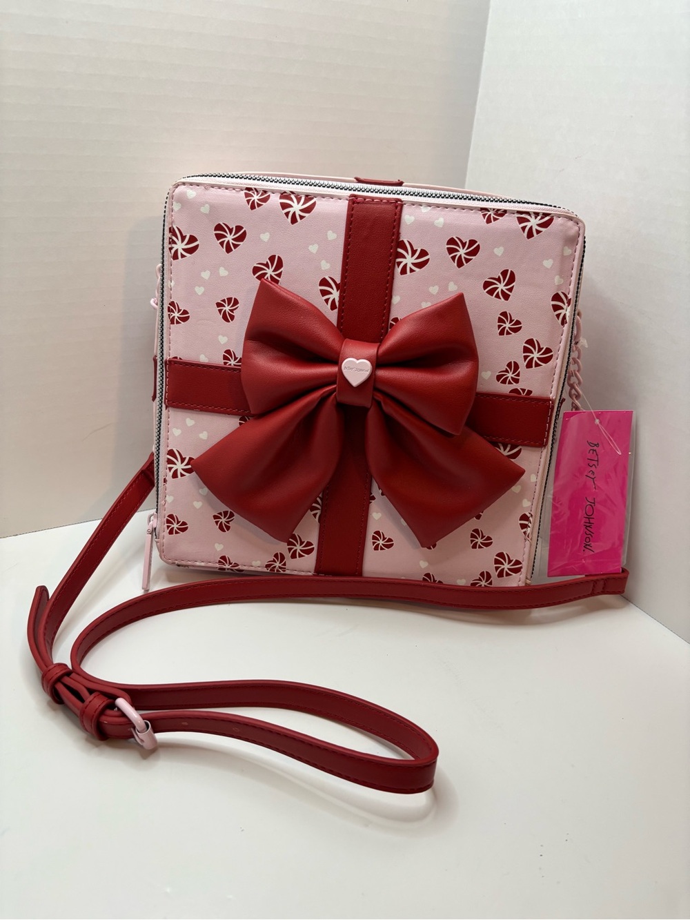 Betsey Johnson present Pink/Red W Hearts & Bow Crossbody Bag